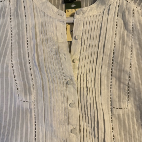Eddie Bauer pintuck blouse M white NWT - Picture 2 of 5